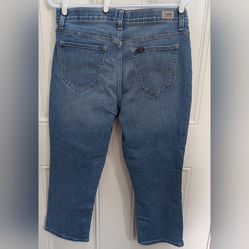 Lee Flex Motion Regular Fit Mid Rise Jean Capris